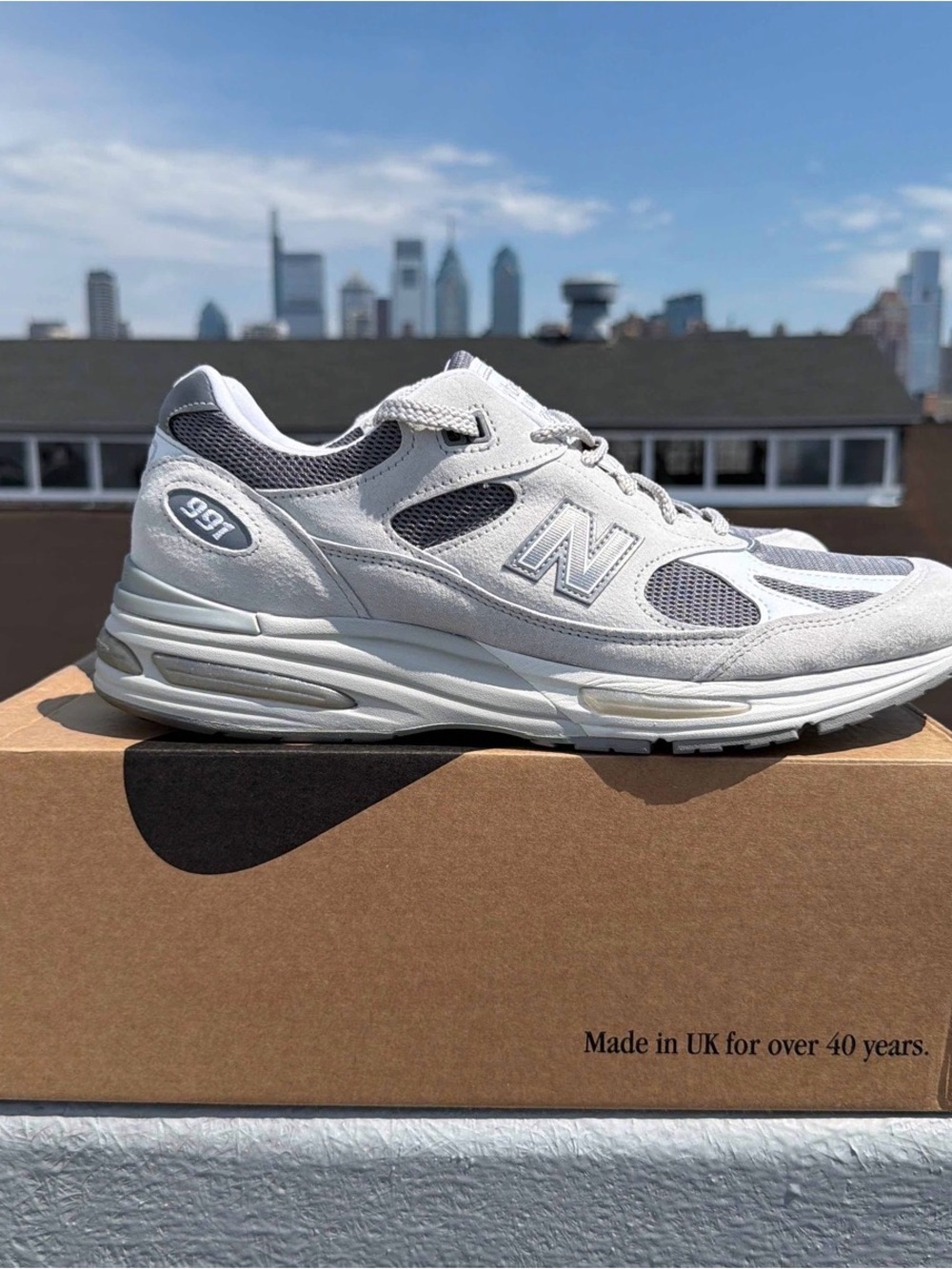 New Balance Men’s Casual White & Light Gray Walking Sneakers - Picture 2 of 10